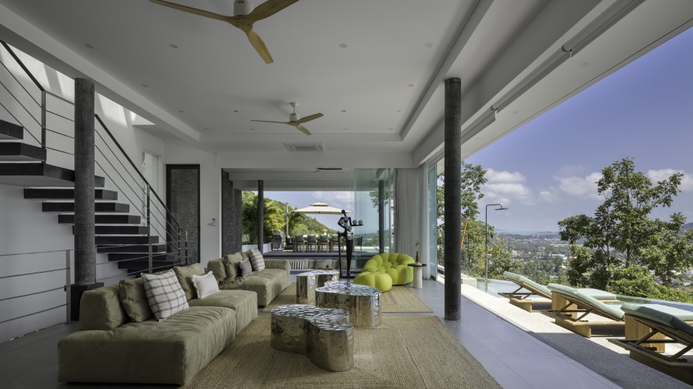 Golden Lotus - Villa Vie - Main floor living area